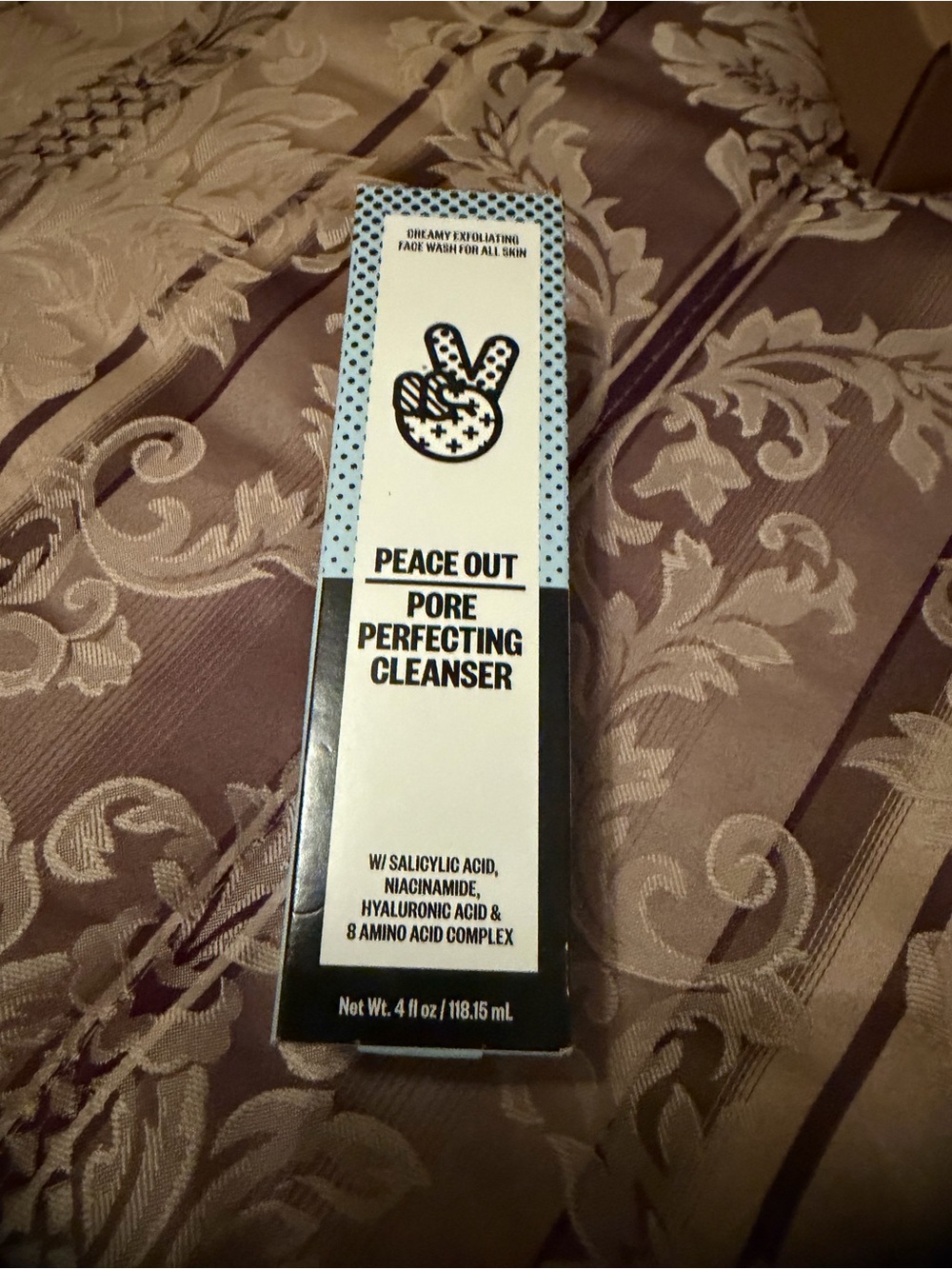 Peace Out Pore Perfecting Cleanser — Black & White